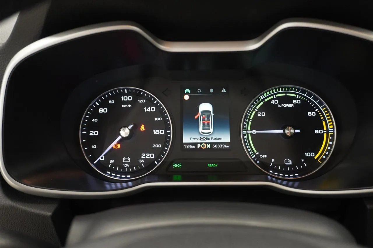 Vehicle image 9