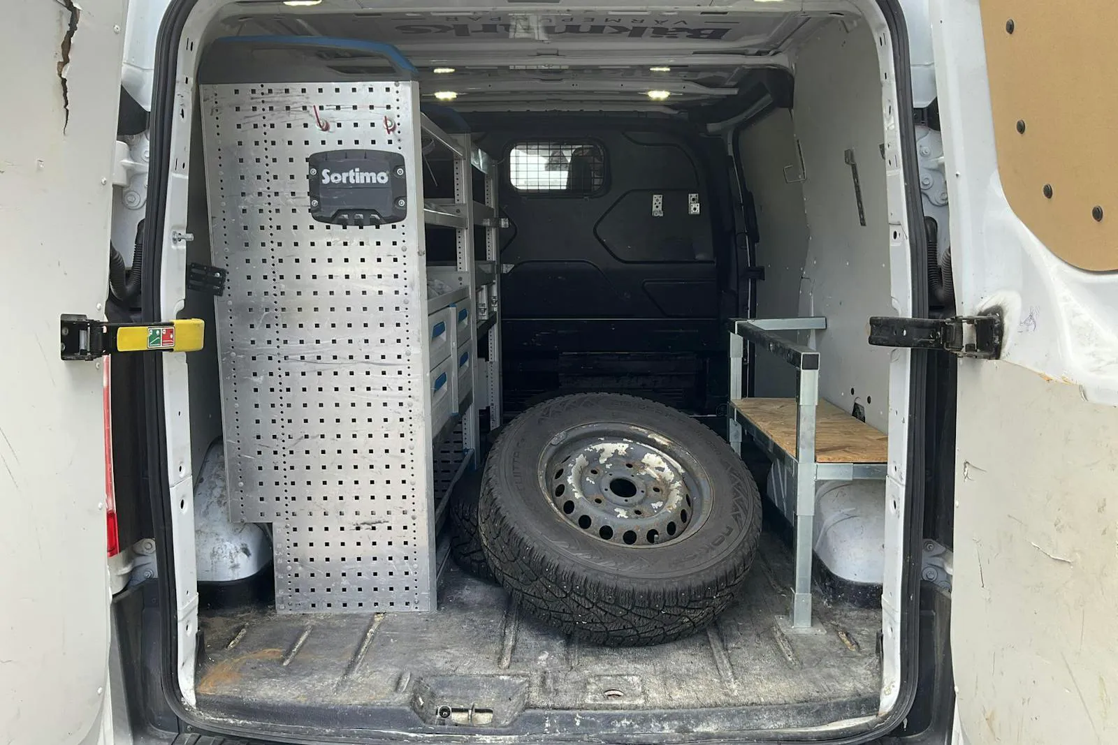 Vehicle image 8