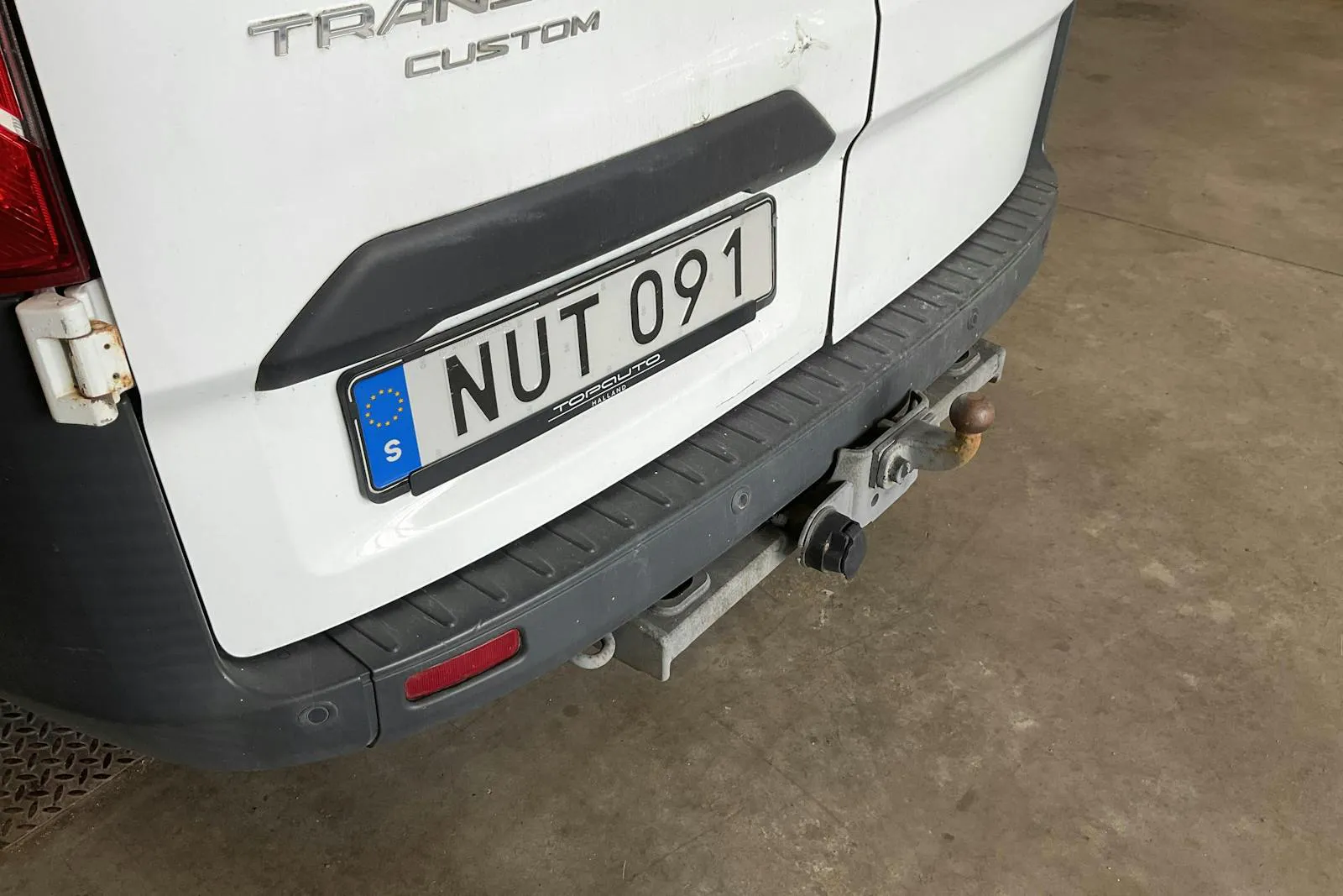 Vehicle image 12