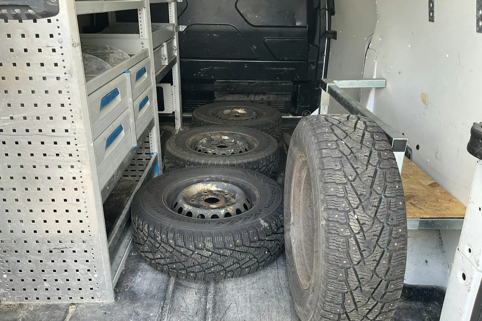 Vehicle image 11