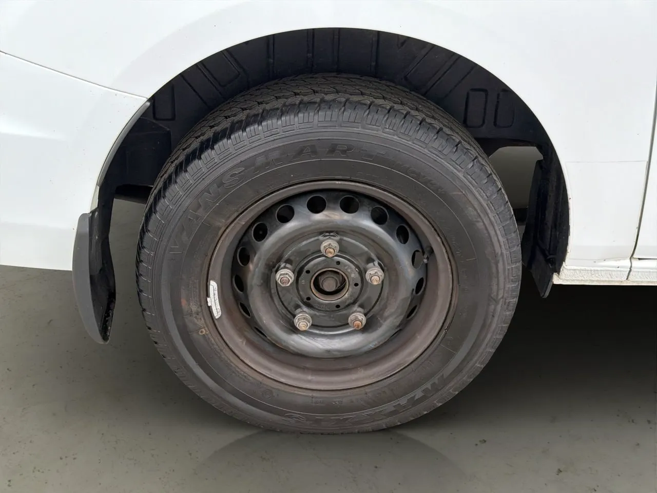 Vehicle image 27