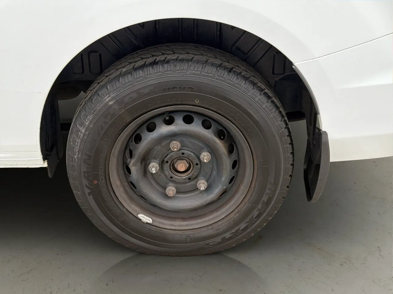 Vehicle image 26