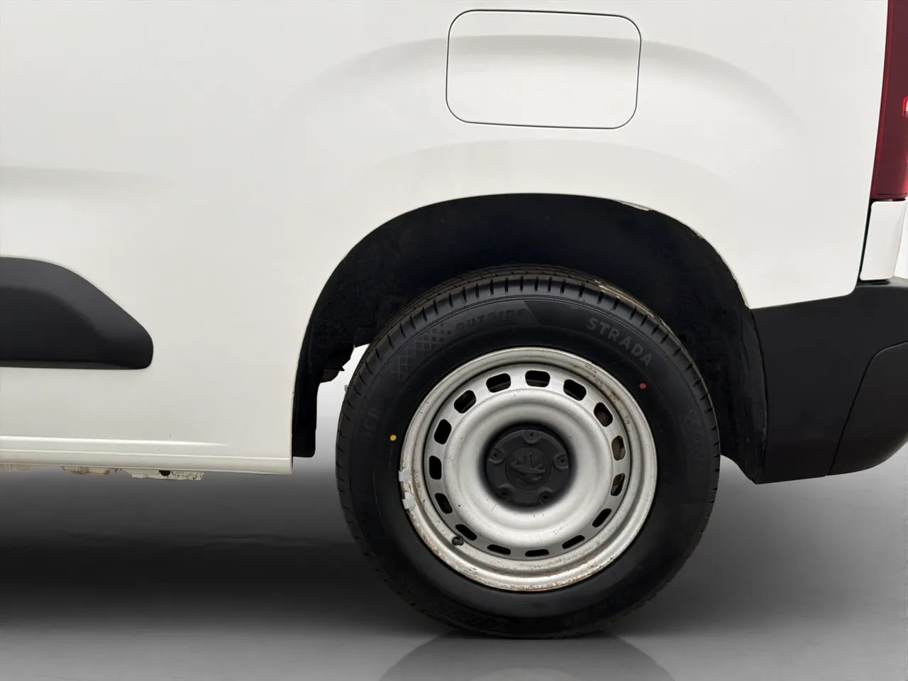 Vehicle image 23