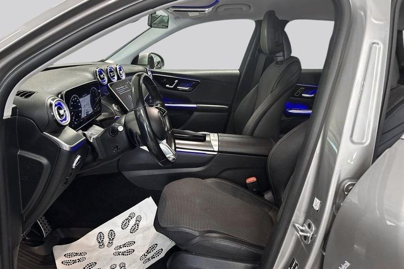 Mercedes GLC300 bild 8