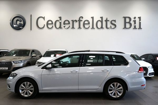 Volkswagen Golf I Sportscombi 1.0T Panorama B-kamera Drag Nyserv SoV-hjul - 2018