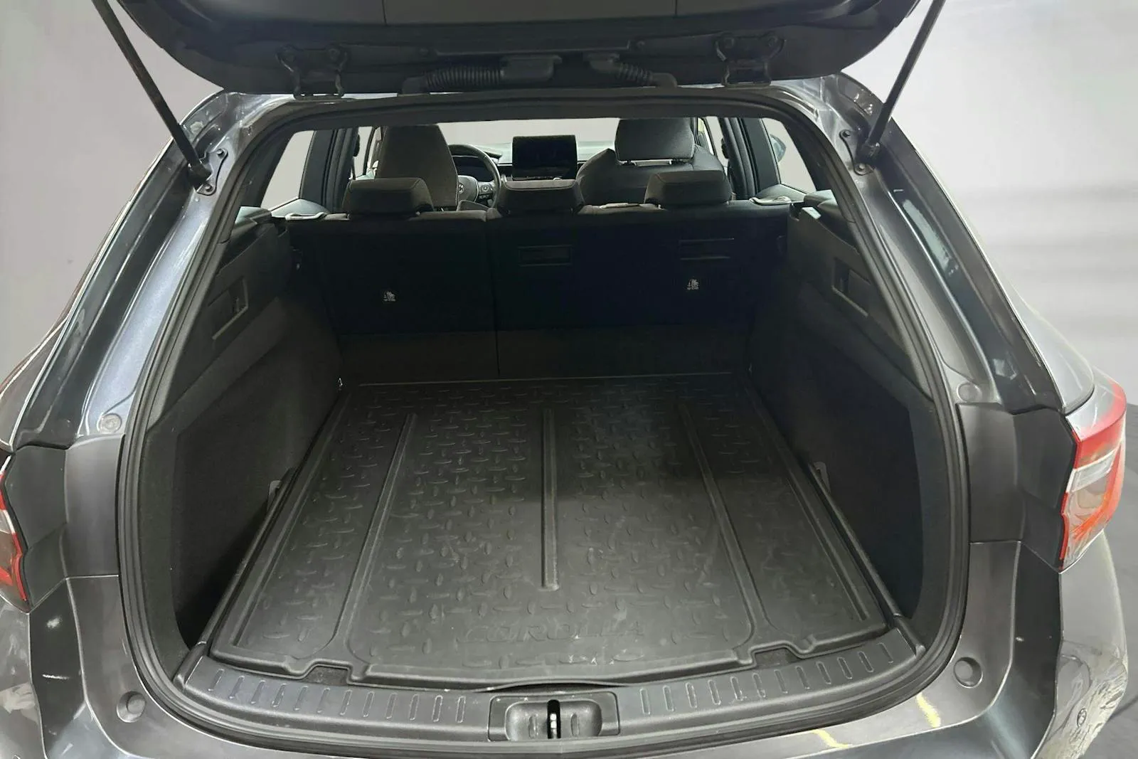 Vehicle image 8