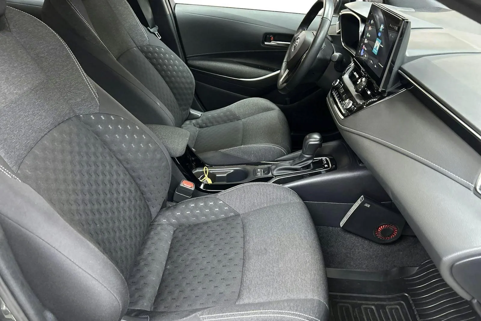 Vehicle image 6