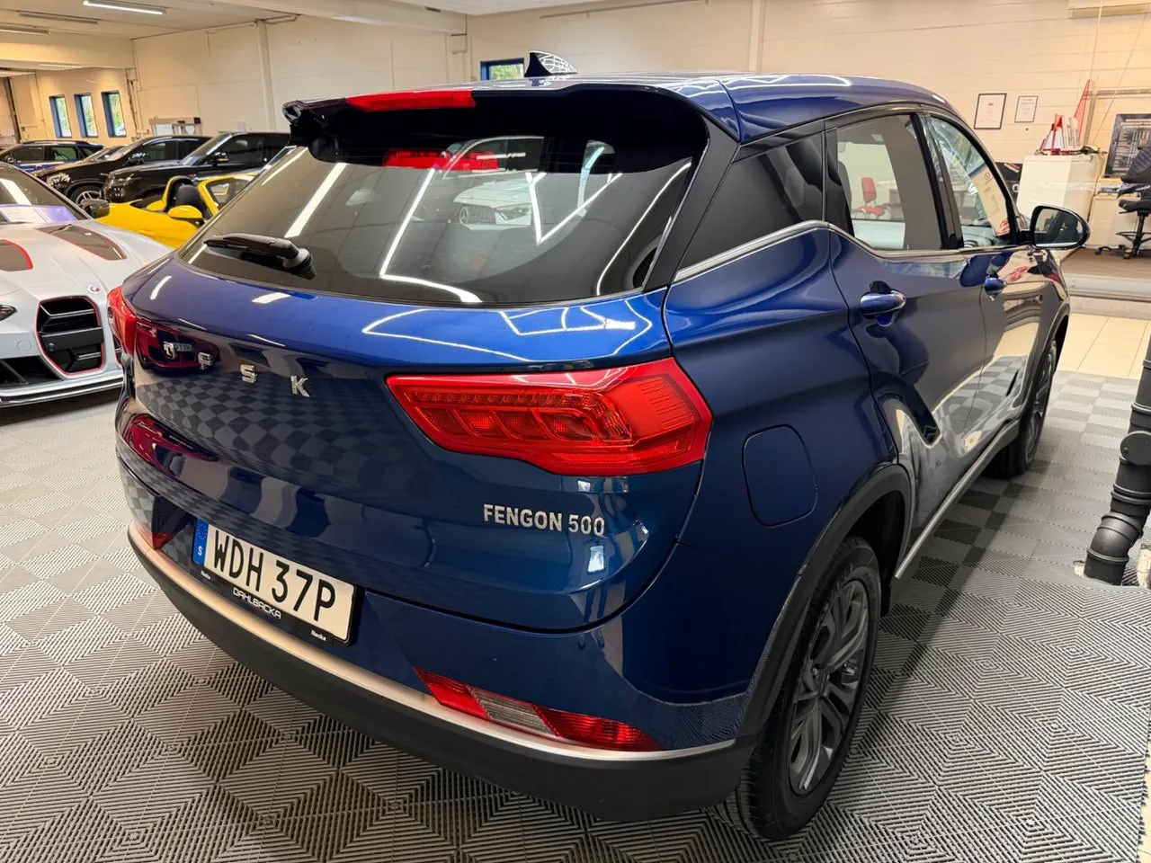 Vehicle image 4