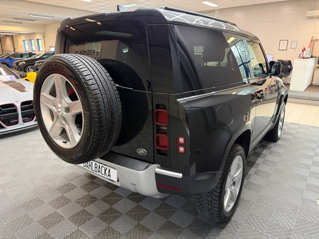 Vehicle image 4