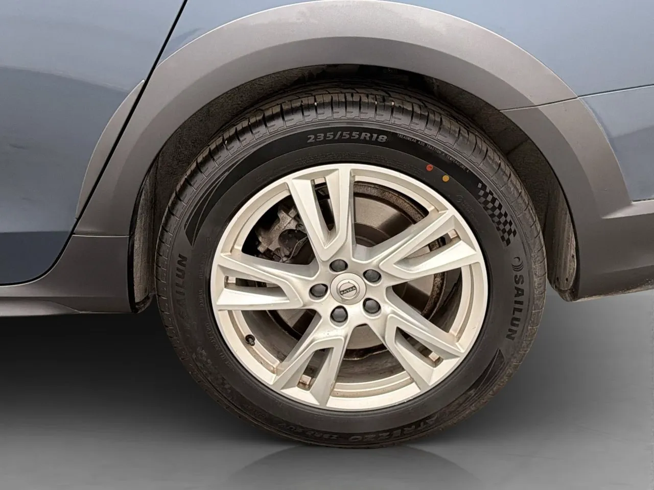 Vehicle image 30