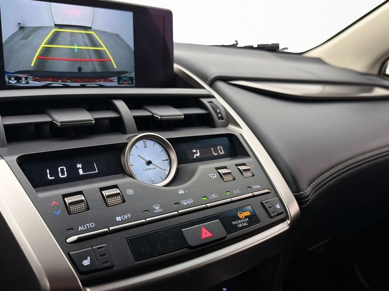 Lexus NX bild 20