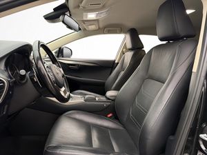 Lexus NX bild 12