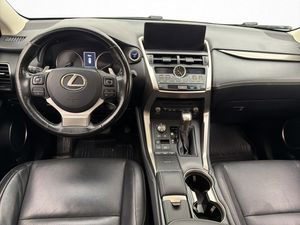 Lexus NX bild 11