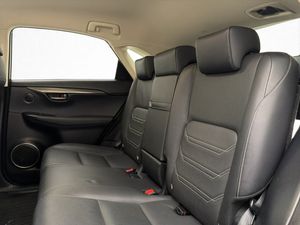 Lexus NX bild 16