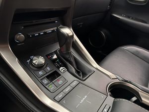 Lexus NX bild 21