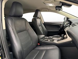 Lexus NX bild 10