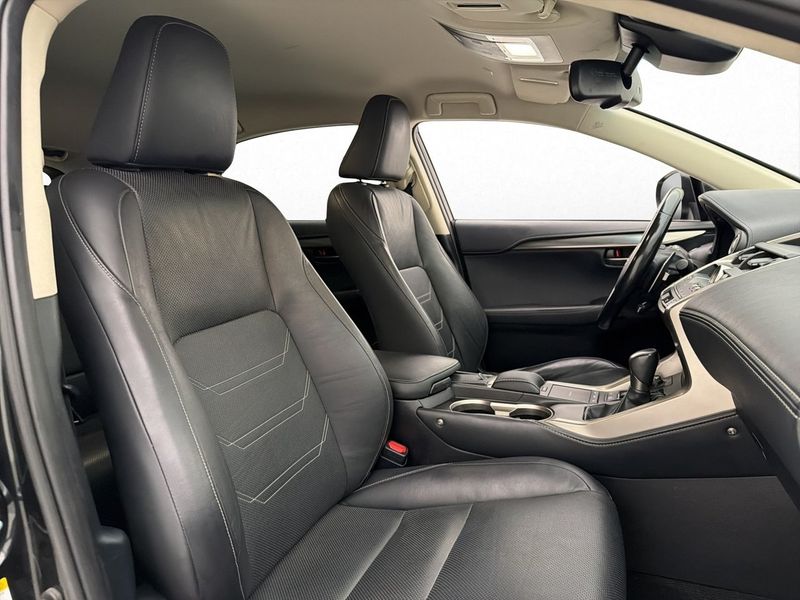 Lexus NX bild 10
