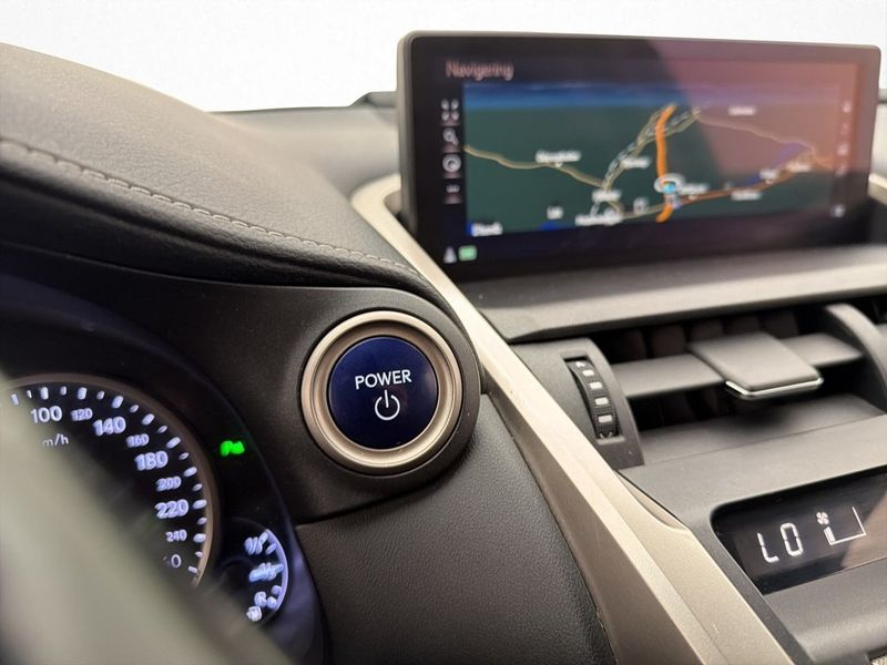 Lexus NX bild 25
