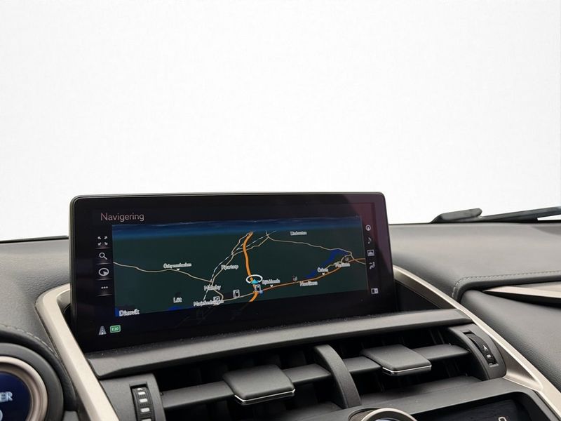 Lexus NX bild 13