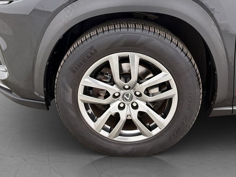 Lexus NX bild 28