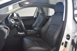 Lexus NX bild 7