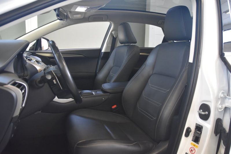 Lexus NX bild 7
