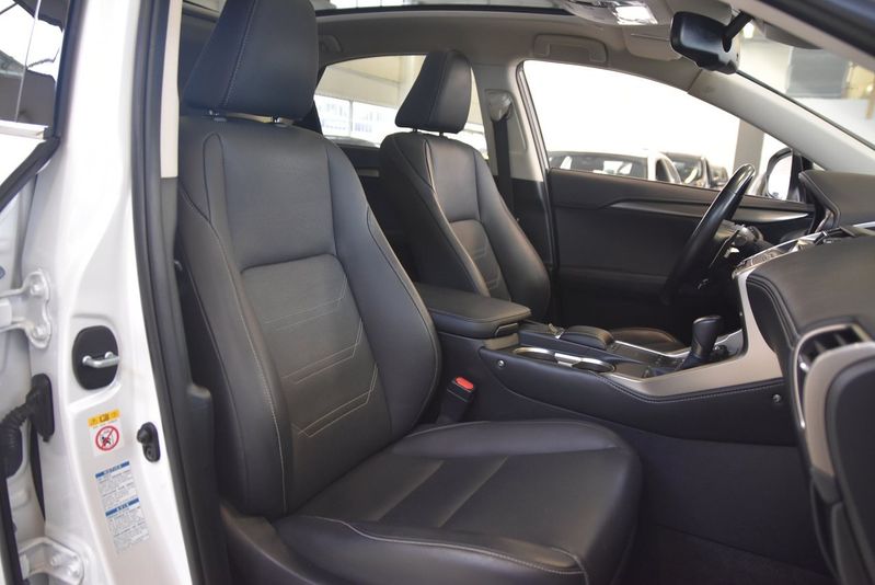 Lexus NX bild 10