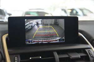 Lexus NX bild 12