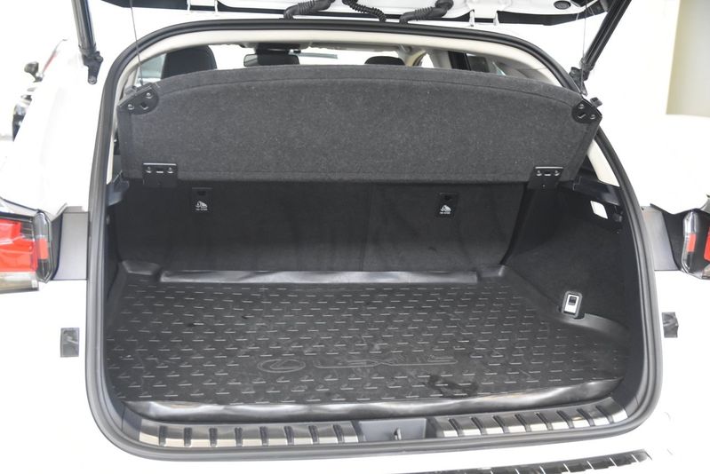 Lexus NX bild 17