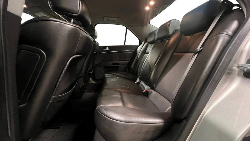 Cadillac STS bild 12