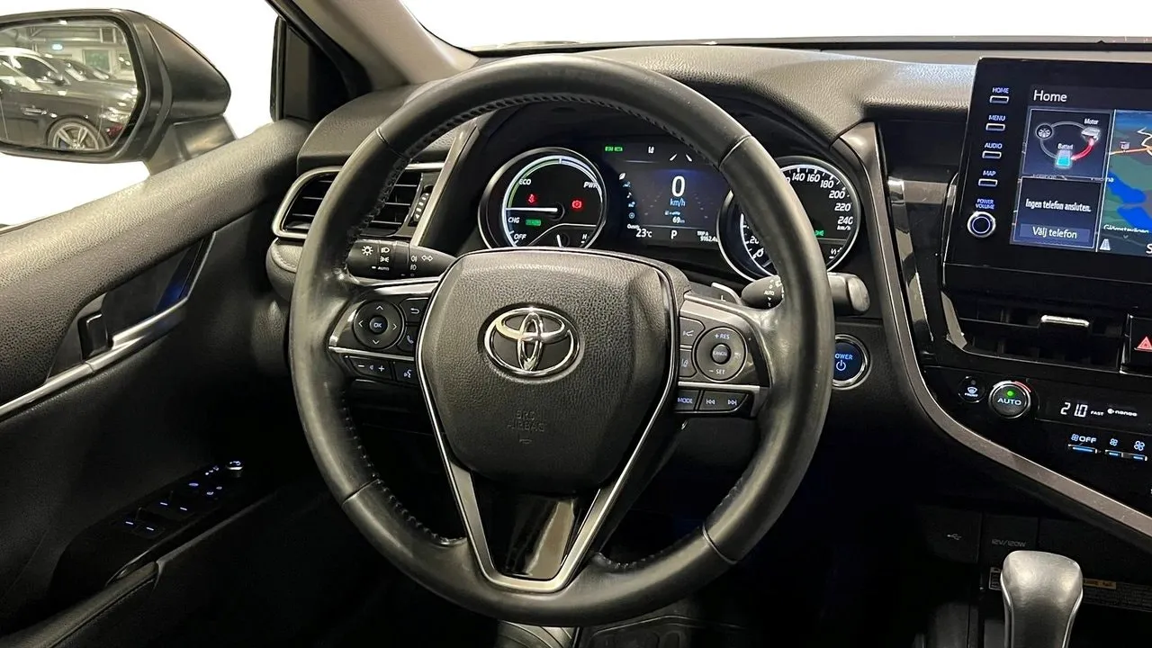 Vehicle image 8