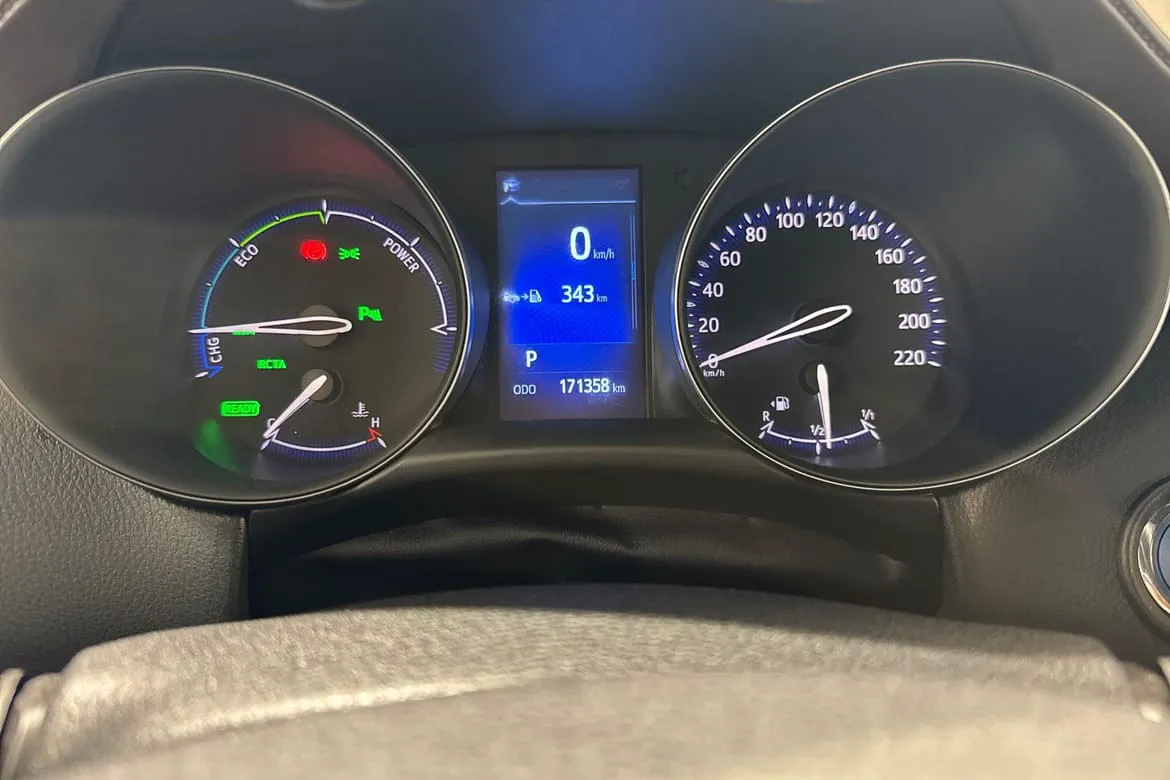 Vehicle image 15