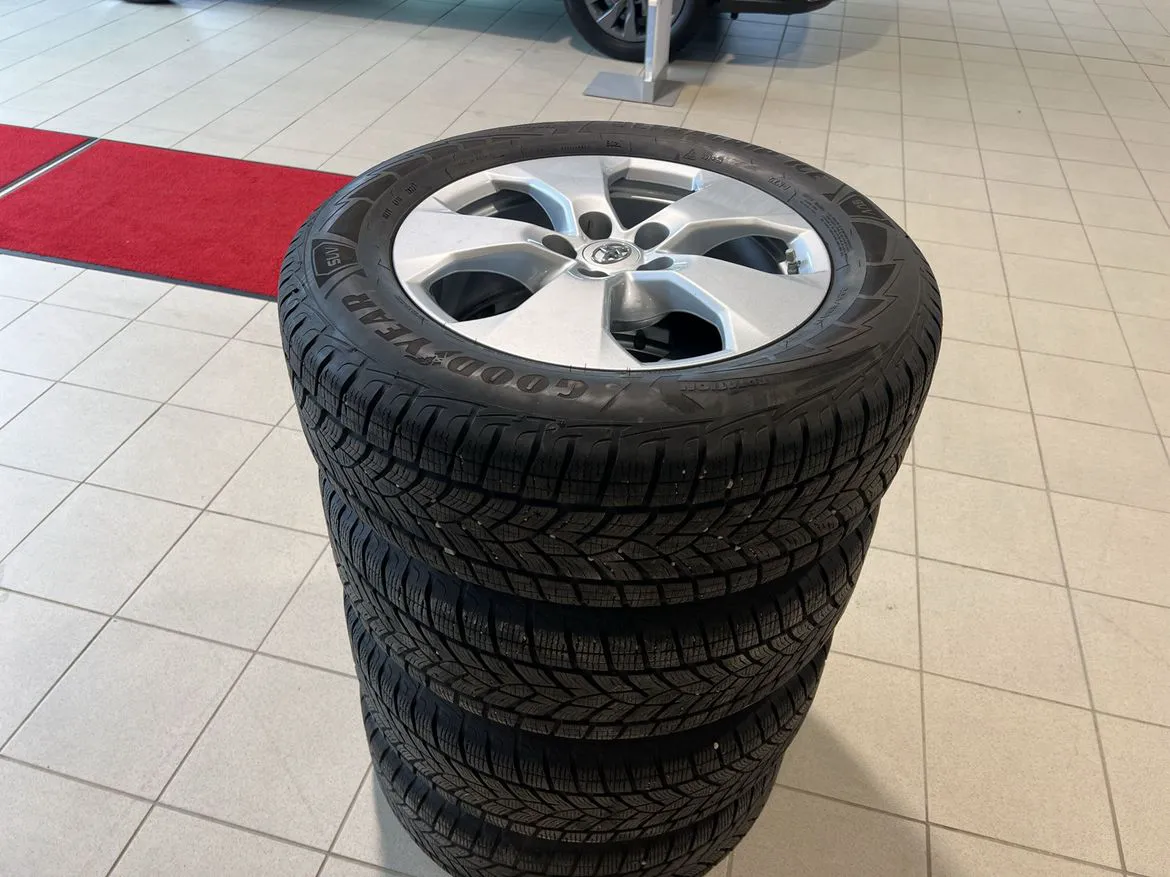 Vehicle image 20