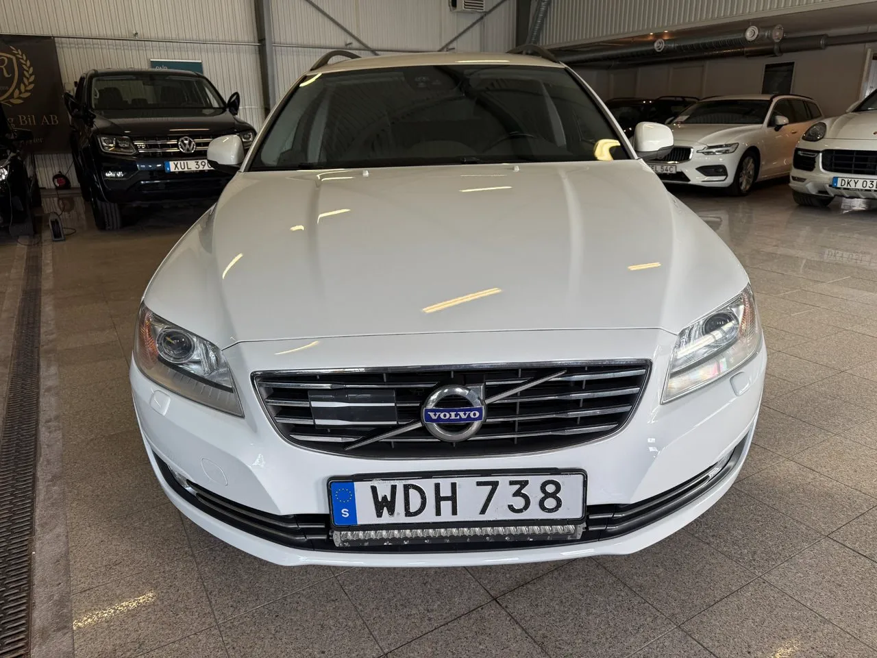 Vehicle image 7