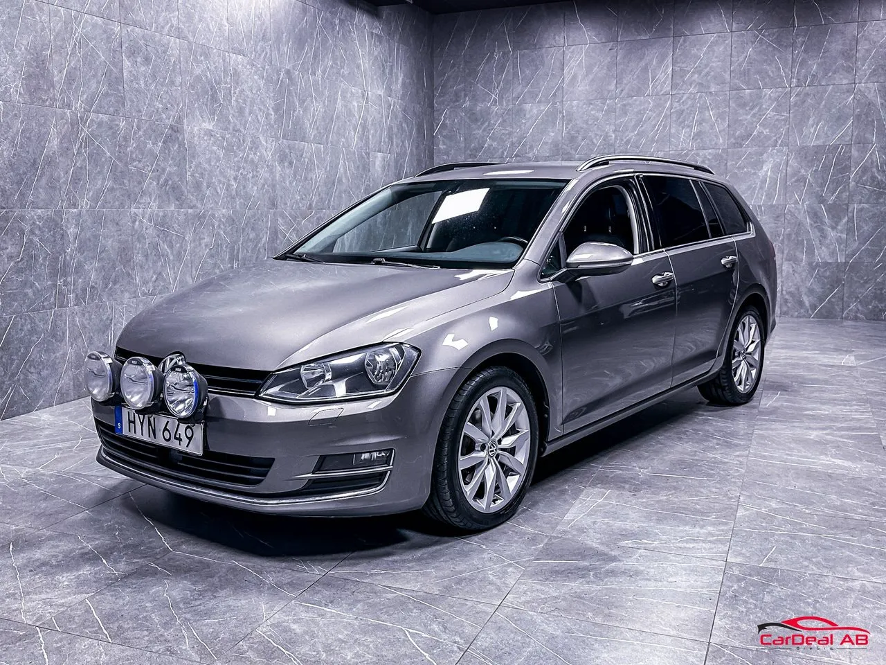 Vehicle image 6