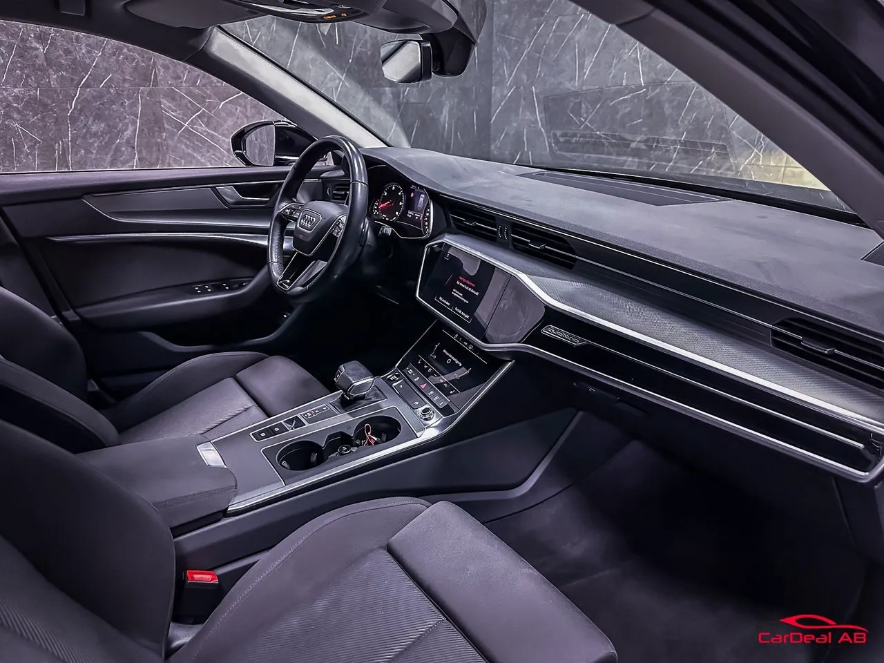 Vehicle image 10