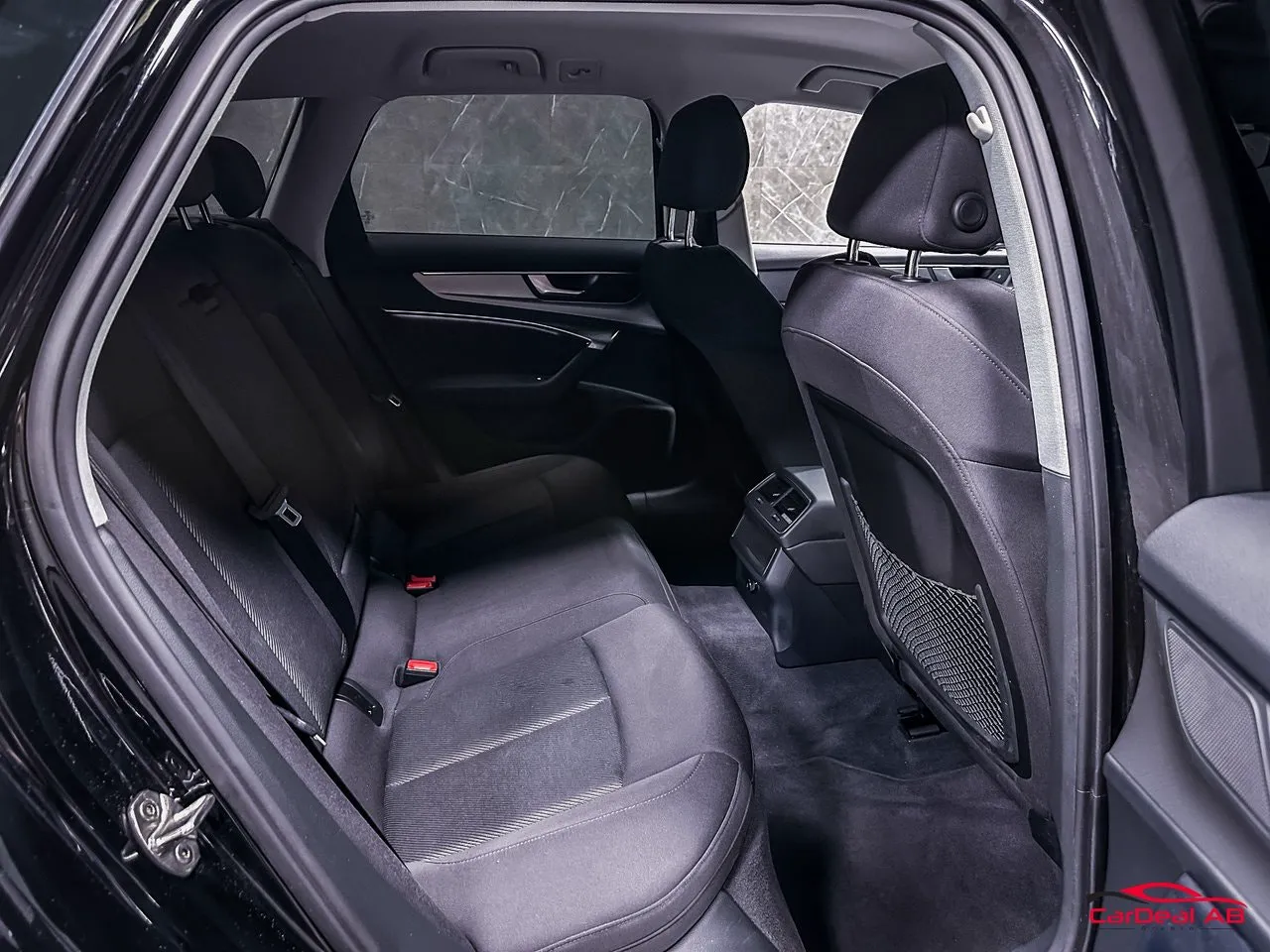 Vehicle image 16