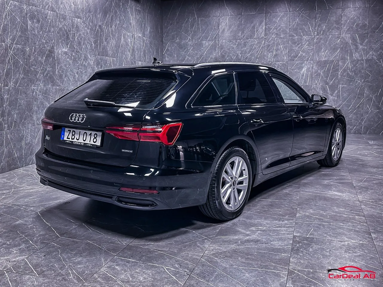 Vehicle image 6