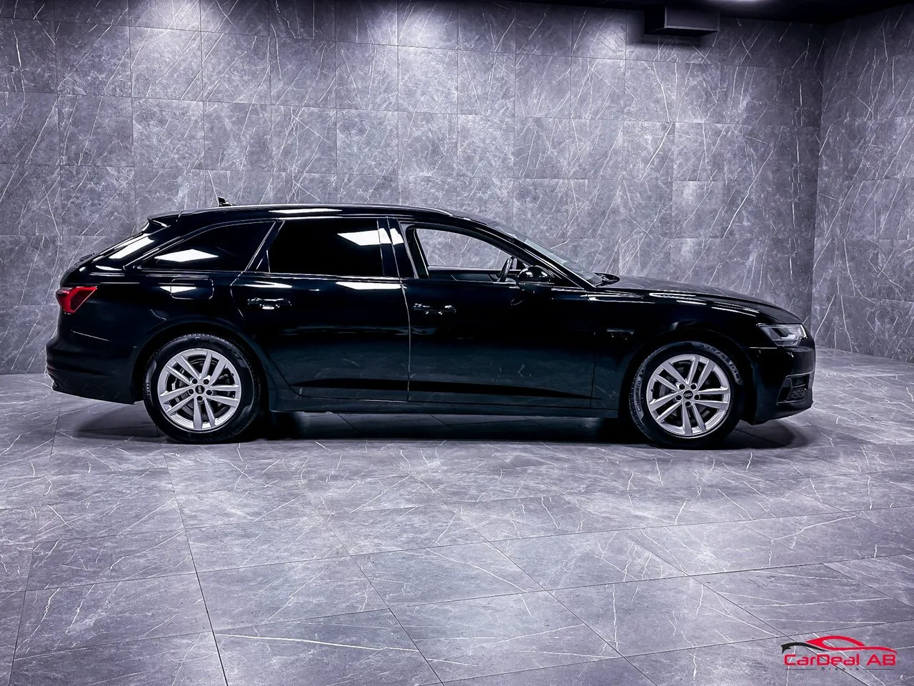 Vehicle image 7