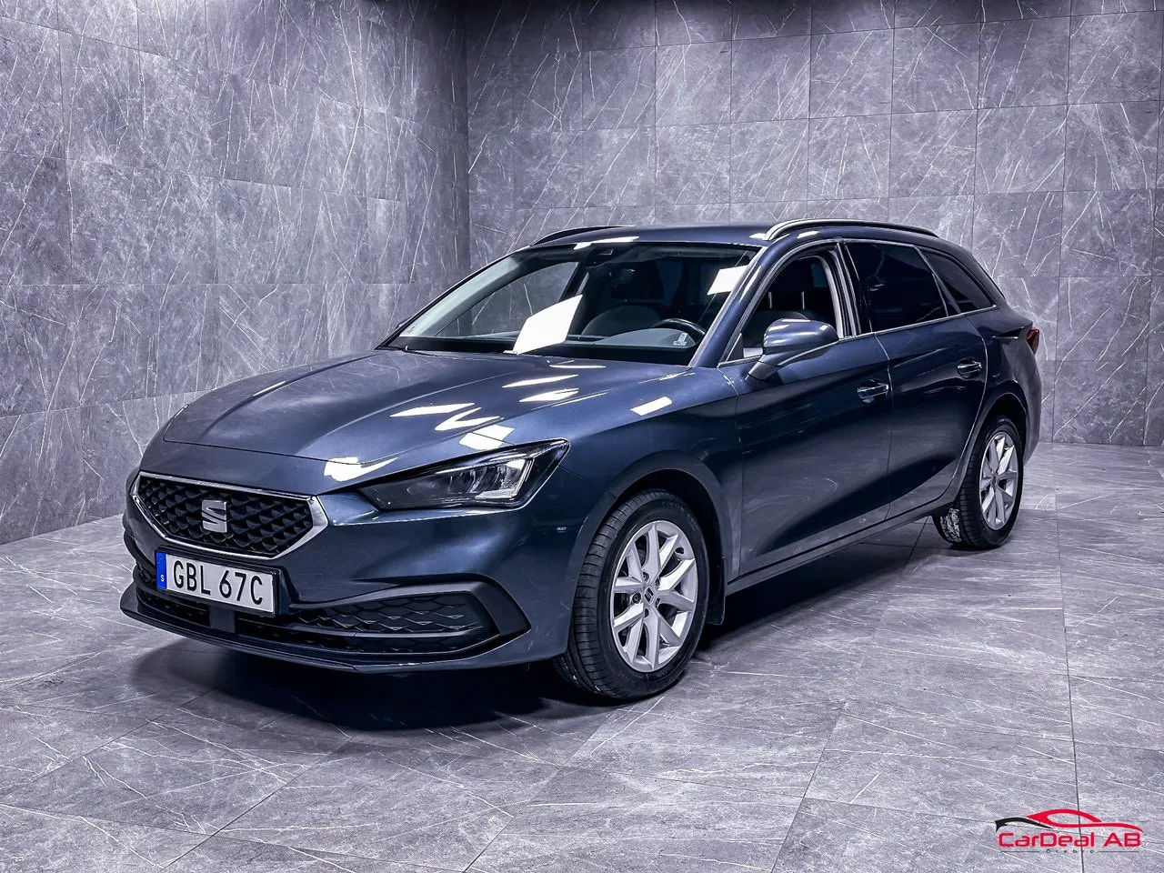 Vehicle image 6