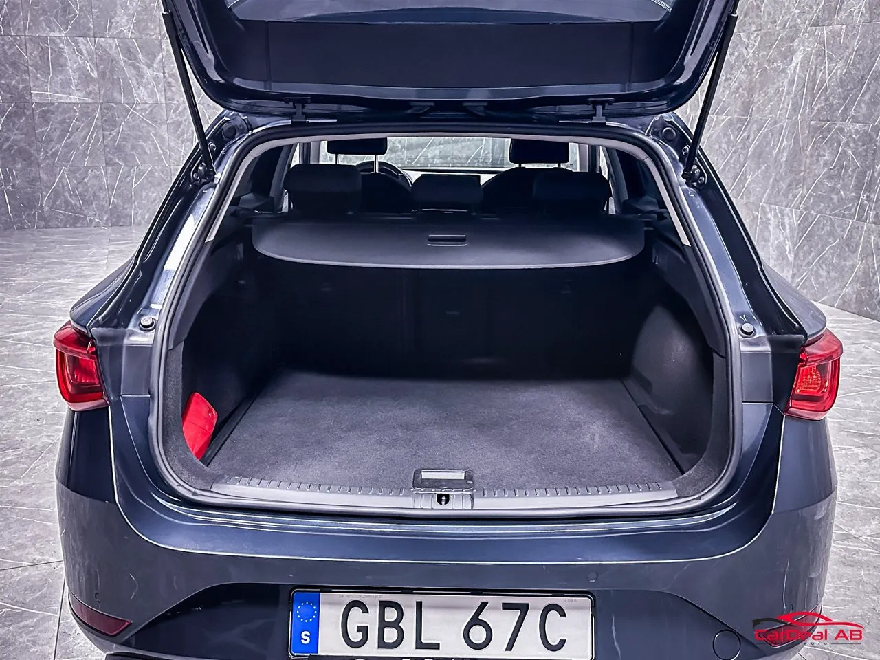 Vehicle image 24