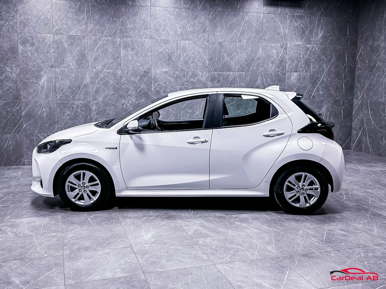 Vehicle image 5