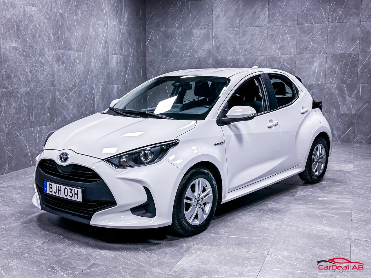 Vehicle image 6