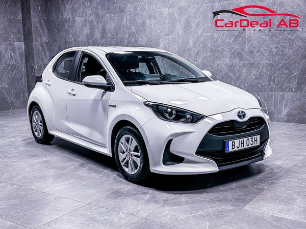 Toyota Yaris Hybrid CVT Active Adaptiv farthållare Backamera - 2021