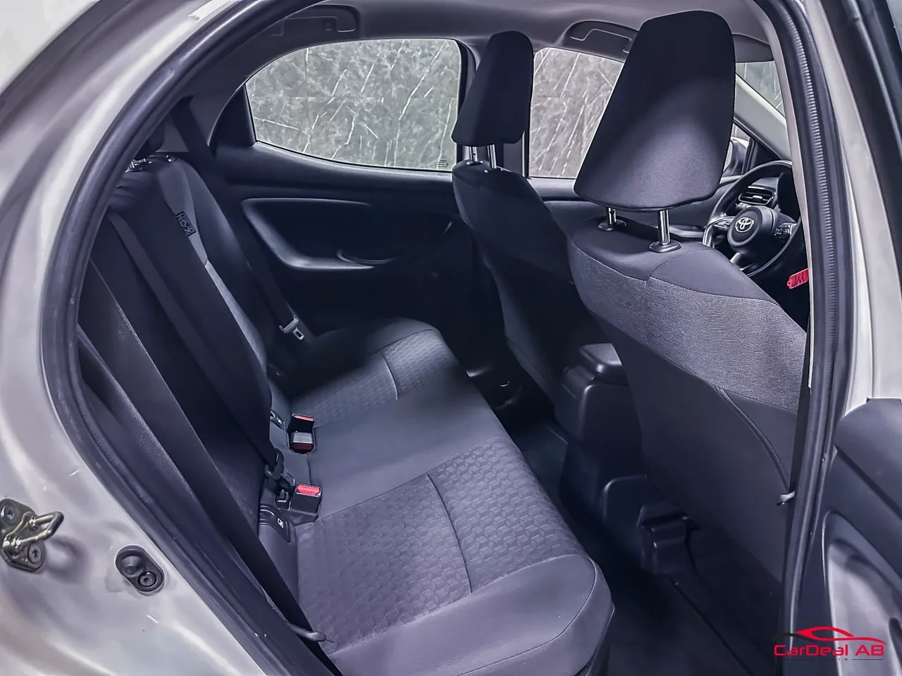Vehicle image 16