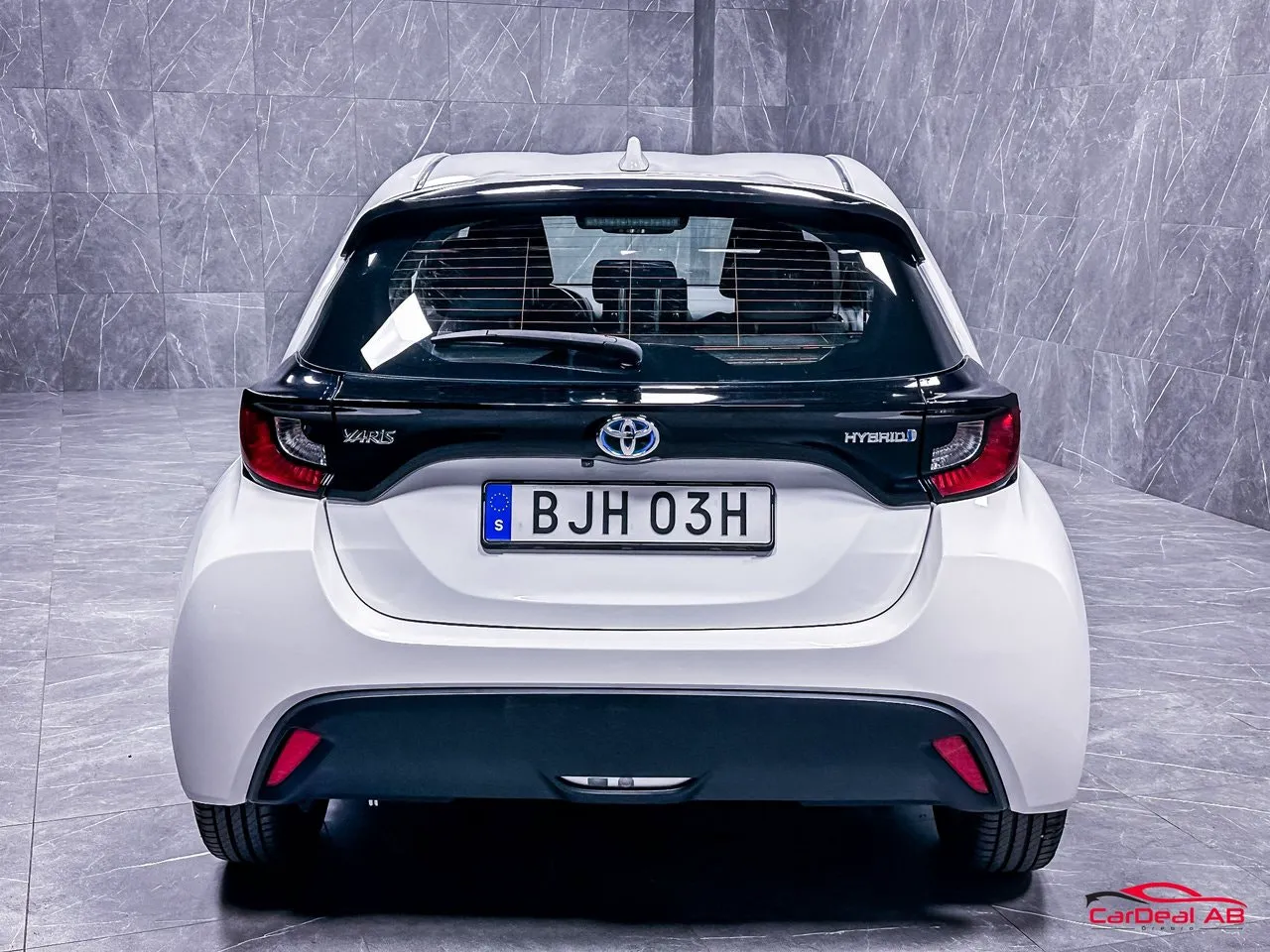 Vehicle image 3