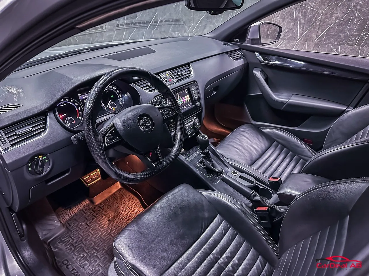 Vehicle image 14