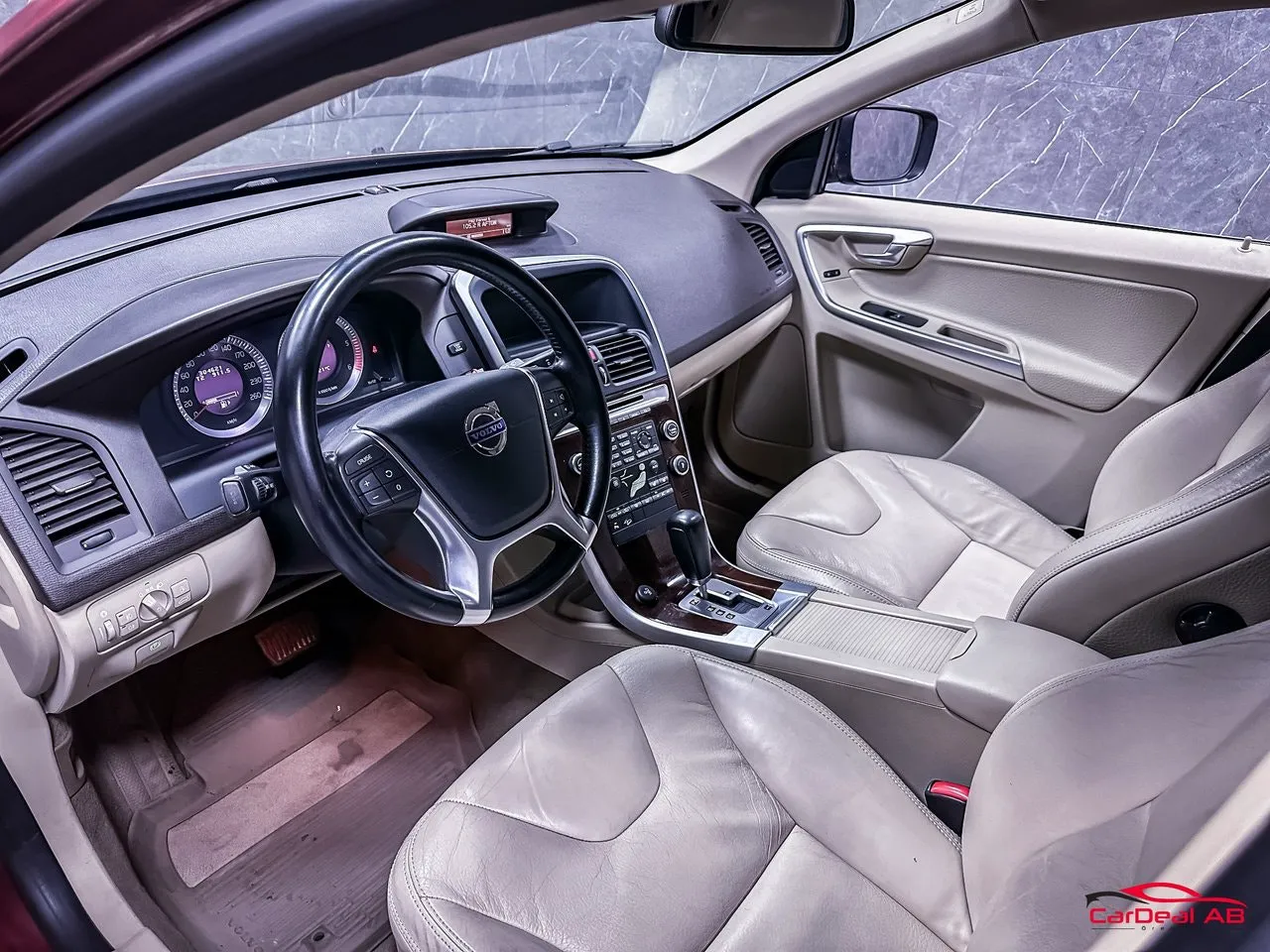 Vehicle image 14