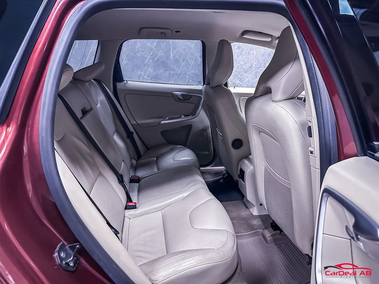 Vehicle image 16