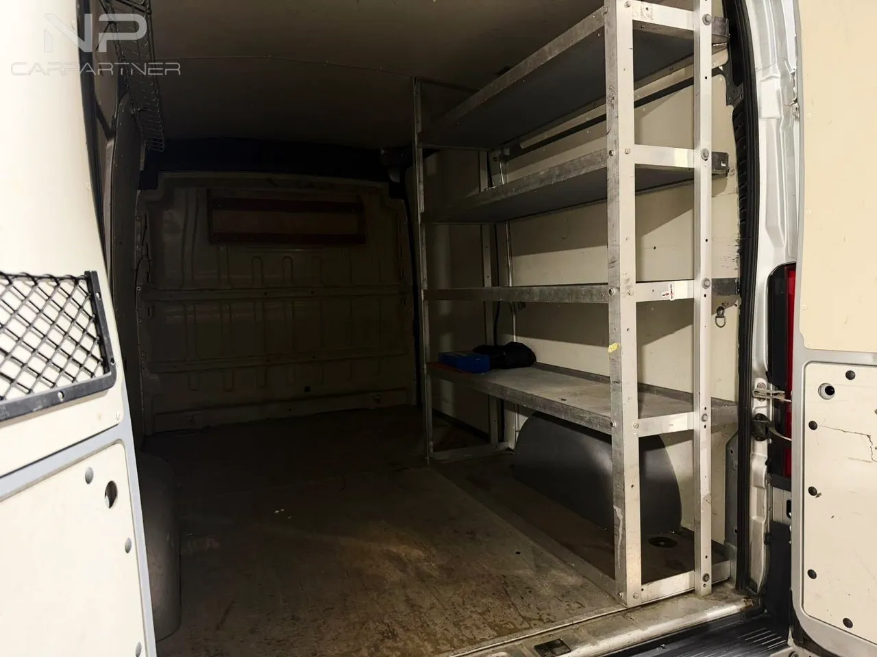Vehicle image 15